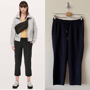 Lululemon on the Fly Crop *Woven 23"- Black (Size:6)